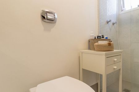 Apartamento à venda com 102m², 3 quartos e 2 vagas Apartamento à venda com 102m², 3 quartos e 2 vagasBanheiro da Suíte