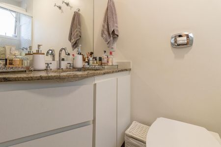 Apartamento à venda com 102m², 3 quartos e 2 vagas Apartamento à venda com 102m², 3 quartos e 2 vagasBanheiro da Suíte
