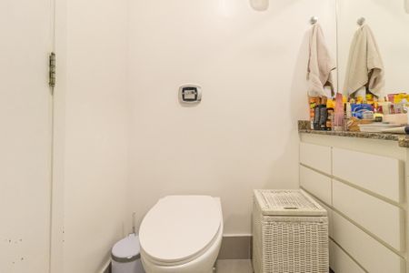 Apartamento à venda com 102m², 3 quartos e 2 vagas Apartamento à venda com 102m², 3 quartos e 2 vagasBanheiro Social