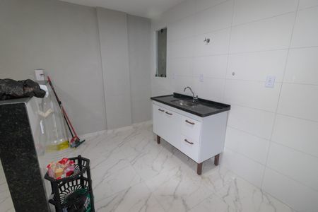 Sala/Cozinha de apartamento para alugar com 2 quartos, 125m² em Vila Santa Cruz, Duque de Caxias