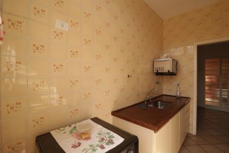 Casa à venda com 180m², 3 quartos e 2 vagas Casa à venda com 180m², 3 quartos e 2 vagasCozinha