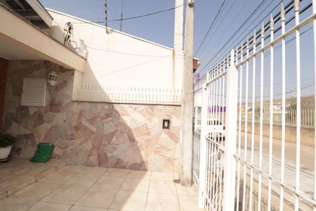 Casa à venda com 180m², 3 quartos e 2 vagas Casa à venda com 180m², 3 quartos e 2 vagasGaragem