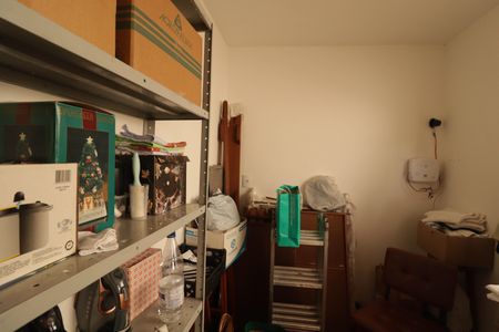 Casa à venda com 180m², 3 quartos e 2 vagas Casa à venda com 180m², 3 quartos e 2 vagasQuarto de Serviço