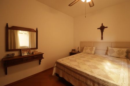 Casa à venda com 180m², 3 quartos e 2 vagas Casa à venda com 180m², 3 quartos e 2 vagasSuíte