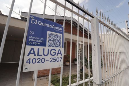 Casa à venda com 180m², 3 quartos e 2 vagas Casa à venda com 180m², 3 quartos e 2 vagasPlaca