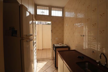 Casa à venda com 180m², 3 quartos e 2 vagas Casa à venda com 180m², 3 quartos e 2 vagasCozinha