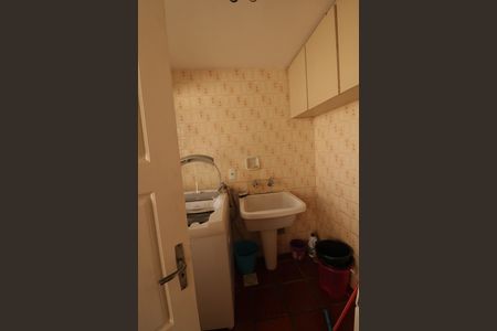 Casa à venda com 180m², 3 quartos e 2 vagas Casa à venda com 180m², 3 quartos e 2 vagasÁrea de Serviço