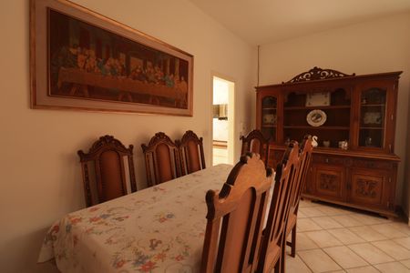 Casa à venda com 180m², 3 quartos e 2 vagas Casa à venda com 180m², 3 quartos e 2 vagasCopa