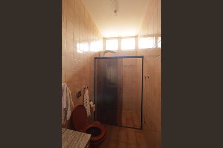 Casa à venda com 180m², 3 quartos e 2 vagas Casa à venda com 180m², 3 quartos e 2 vagasBanheiro Social