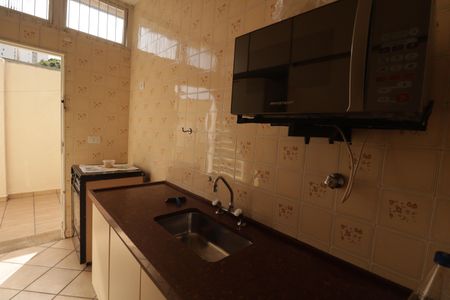 Casa à venda com 180m², 3 quartos e 2 vagas Casa à venda com 180m², 3 quartos e 2 vagasCozinha