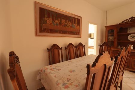 Casa à venda com 180m², 3 quartos e 2 vagas Casa à venda com 180m², 3 quartos e 2 vagasCopa