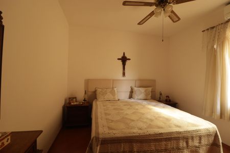 Casa à venda com 180m², 3 quartos e 2 vagas Casa à venda com 180m², 3 quartos e 2 vagasSuíte