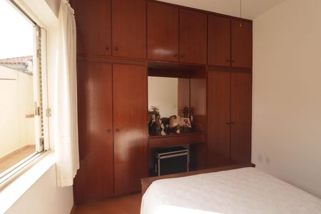 Casa à venda com 180m², 3 quartos e 2 vagas Casa à venda com 180m², 3 quartos e 2 vagasQuarto 2