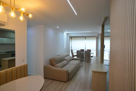 Sala de apartamento para alugar com 3 quartos, 95m² em Barra da Tijuca, Rio de Janeiro