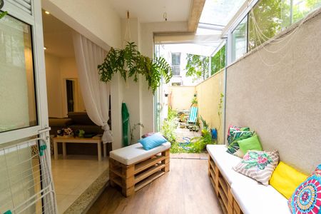 Apartamento à venda com 73m², 1 quarto e 1 vagaVaranda