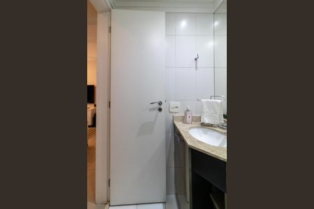Apartamento à venda com 67m², 2 quartos e 1 vaga Apartamento à venda com 67m², 2 quartos e 1 vagaBanheiro Social