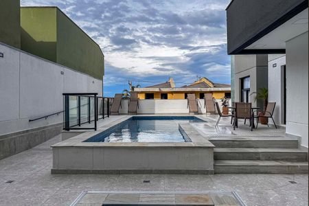 Apartamento à venda com 92m², 3 quartos e 2 vagas Apartamento à venda com 92m², 3 quartos e 2 vagasÁrea comum - Piscina