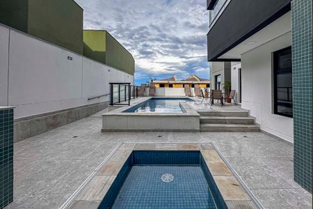 Apartamento à venda com 92m², 3 quartos e 2 vagas Apartamento à venda com 92m², 3 quartos e 2 vagasÁrea comum - Piscina