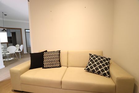 Sala de casa para alugar com 4 quartos, 225m² em Santa Mônica, Uberlândia