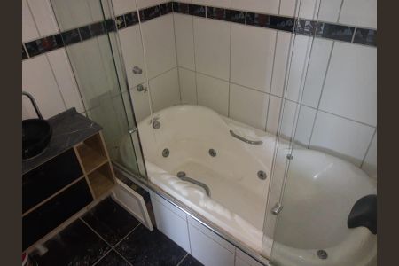 Banheiro de apartamento à venda com 2 quartos, 87m² em Centro, São Leopoldo