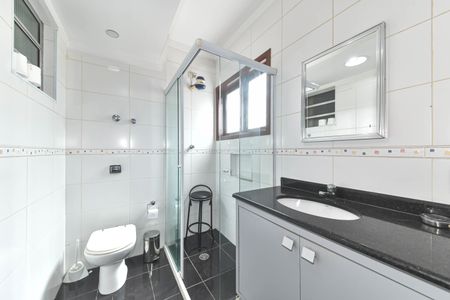 Casa para alugar com 417m², 4 quartos e 5 vagasBanheiro de Serviço