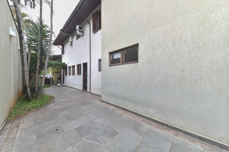 Casa para alugar com 417m², 4 quartos e 5 vagasQuintal