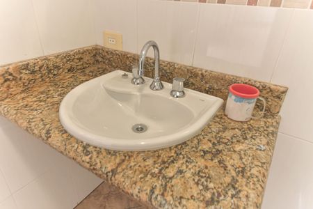 Casa para alugar com 417m², 4 quartos e 5 vagasEdícula - Banheiro