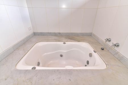 Casa para alugar com 417m², 4 quartos e 5 vagasBanheiro da Suíte 4