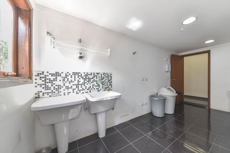 Casa para alugar com 417m², 4 quartos e 5 vagasLavanderia