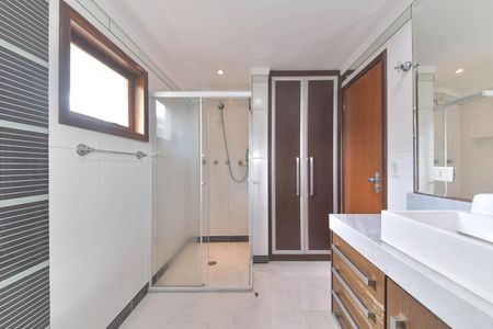 Casa para alugar com 417m², 4 quartos e 5 vagasBanheiro da Suíte 4