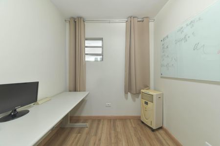 Casa para alugar com 417m², 4 quartos e 5 vagasEscritório