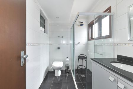 Casa para alugar com 417m², 4 quartos e 5 vagasBanheiro de Serviço