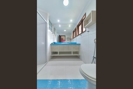 Casa para alugar com 417m², 4 quartos e 5 vagasBanheiro da Suíte 2