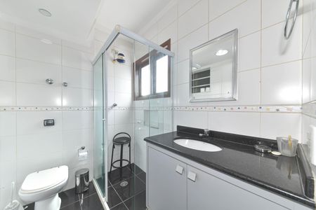 Casa para alugar com 417m², 4 quartos e 5 vagasBanheiro de Serviço