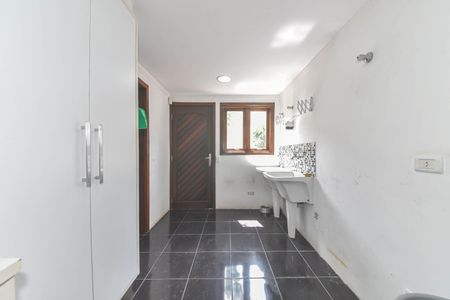 Casa para alugar com 417m², 4 quartos e 5 vagasLavanderia