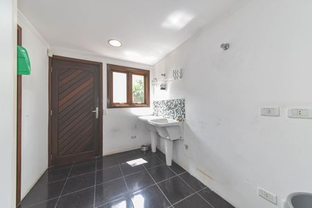 Casa para alugar com 417m², 4 quartos e 5 vagasLavanderia