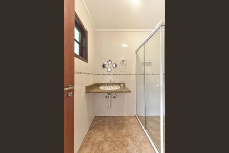 Casa para alugar com 417m², 4 quartos e 5 vagasEdícula - Banheiro