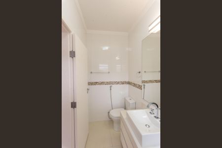 Casa de condomínio à venda com 402m², 3 quartos e 2 vagas Casa de condomínio à venda com 402m², 3 quartos e 2 vagasBanheiro da Suíte 1