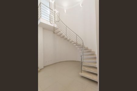 Casa de condomínio à venda com 402m², 3 quartos e 2 vagas Casa de condomínio à venda com 402m², 3 quartos e 2 vagasSala
