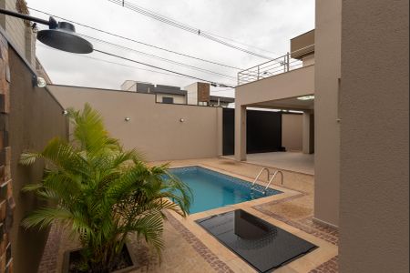 Casa de condomínio à venda com 402m², 3 quartos e 2 vagas Casa de condomínio à venda com 402m², 3 quartos e 2 vagasPiscina
