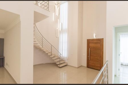 Casa de condomínio à venda com 402m², 3 quartos e 2 vagas Casa de condomínio à venda com 402m², 3 quartos e 2 vagasSala