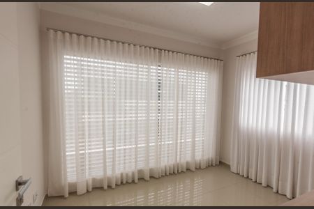 Casa de condomínio à venda com 402m², 3 quartos e 2 vagas Casa de condomínio à venda com 402m², 3 quartos e 2 vagasEscritório