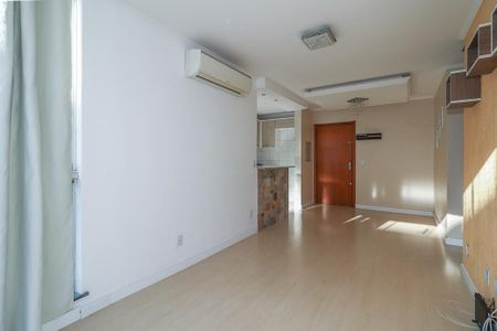 Sala de apartamento à venda com 3 quartos, 77m² em São Sebastião, Porto Alegre