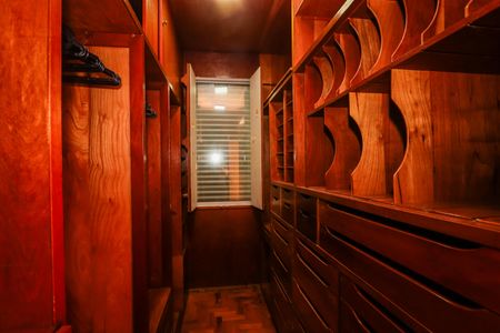 Apartamento para alugar com 137m², 2 quartos e 1 vaga Apartamento para alugar com 137m², 2 quartos e 1 vagaCloset da Suite