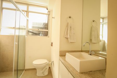 Apartamento para alugar com 137m², 2 quartos e 1 vaga Apartamento para alugar com 137m², 2 quartos e 1 vagaBanheiro da Suíte