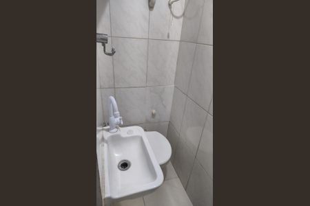 Banheiro de apartamento para alugar com 1 quarto, 17m² em Praça da Bandeira, Rio de Janeiro