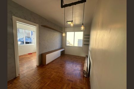 Sala de apartamento à venda com 1 quarto, 35m² em Passo d’Areia, Porto Alegre