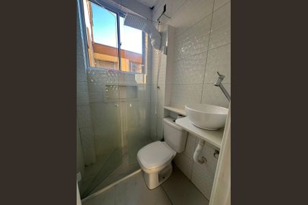Banheiro Social de apartamento à venda com 1 quarto, 35m² em Passo d’Areia, Porto Alegre