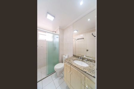 Banheiro  de apartamento à venda com 2 quartos, 59m² em Silveira, Santo André