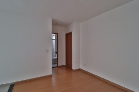 Sala de apartamento para alugar com 2 quartos, 65m² em Shopping Park, Uberlândia